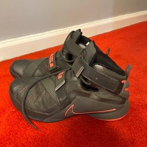 Nike Lebron Zoom Soldier 9 Gray/Orange Mens Basketball Shoes 749498-100 Size 12